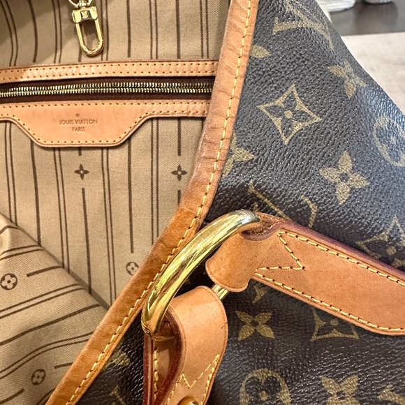 Louis Vuitton Brown Monogram Shoulder Bag - Picture 9 of 12